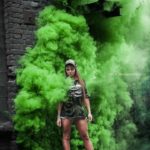 Фотосессия Анны Галушко и зеленый дымовой шашки smoke bomb