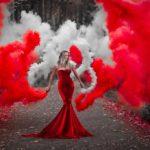 Красный и белый дым в фотографии Светланы Беляевой